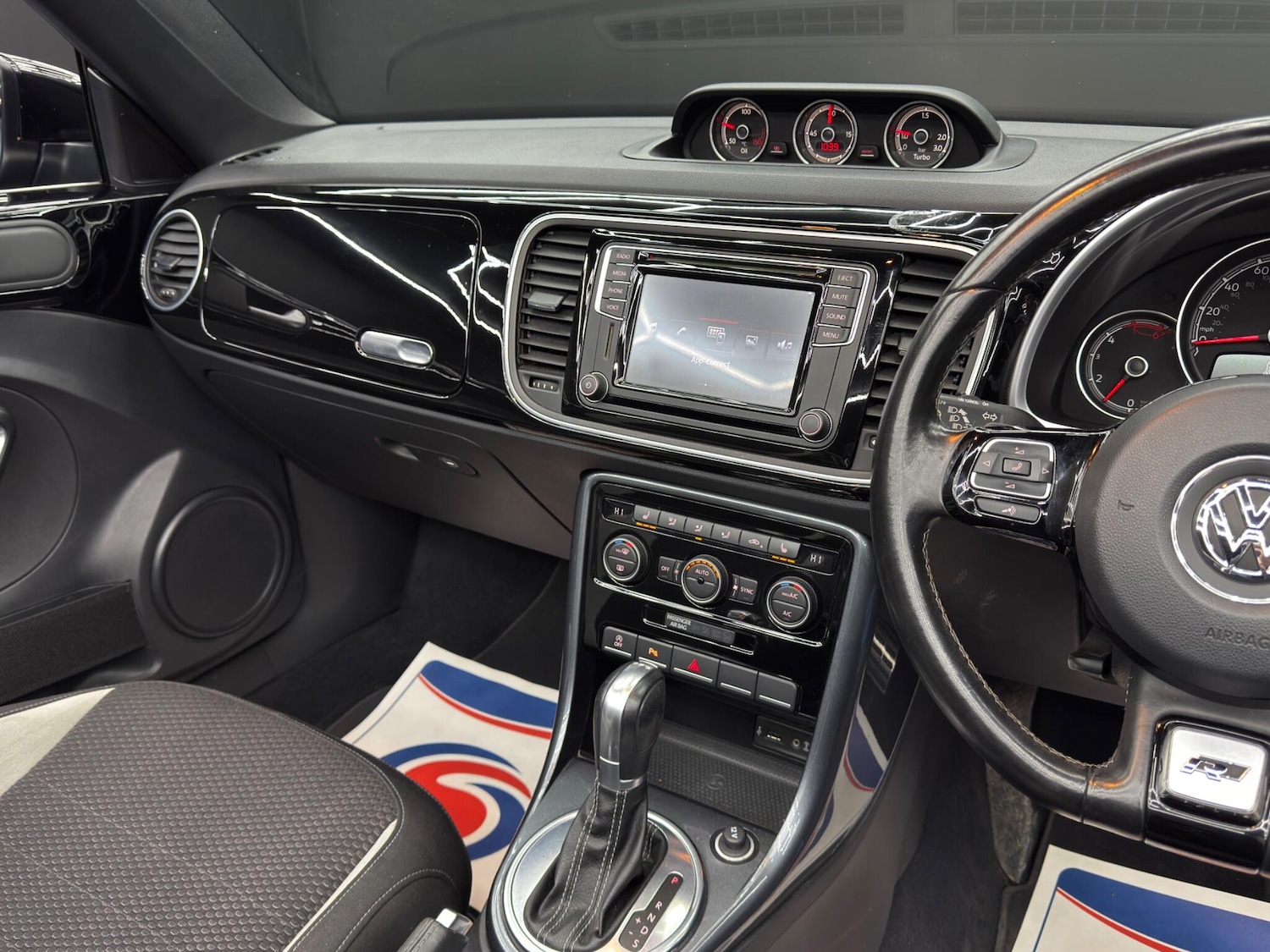 Used Volkswagen Beetle 2017 for sale - 77537259: Photo 24