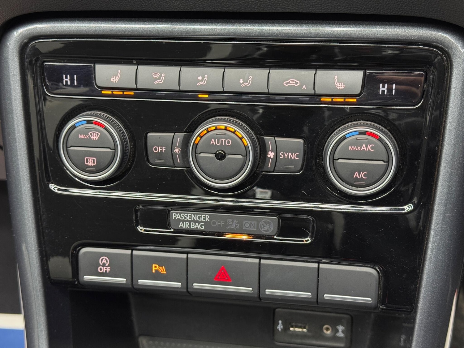 Used Volkswagen Beetle 2017 for sale - 77537259: Photo 27