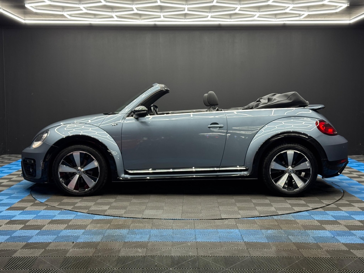 Used Volkswagen Beetle 2017 for sale - 77537259: Photo 8