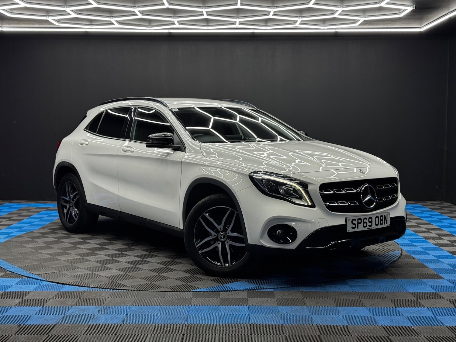 Used Mercedes-Benz GLA 2019 for sale - 76377442: Photo 1