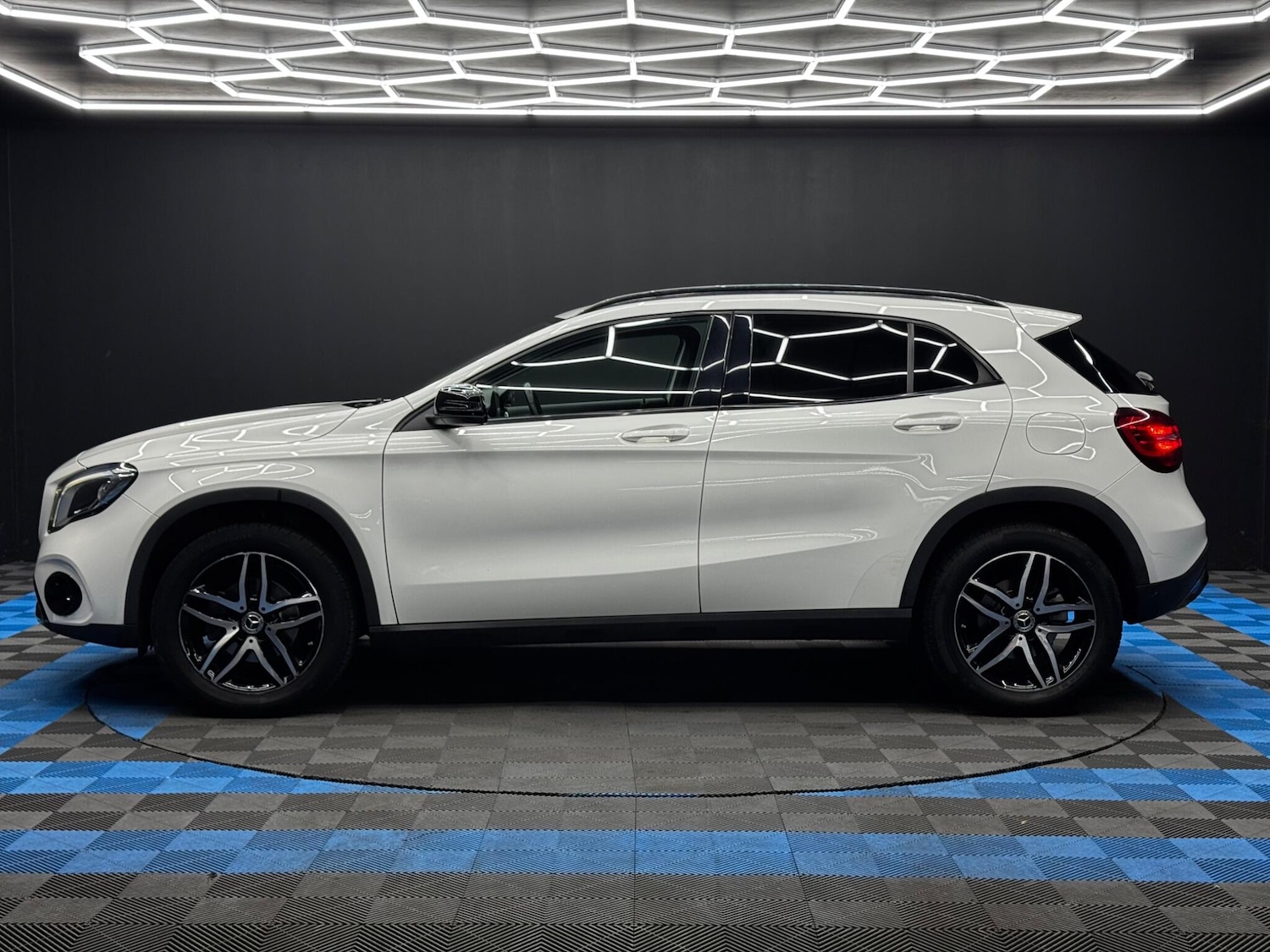 Used Mercedes-Benz GLA 2019 for sale - 76377442: Photo 8