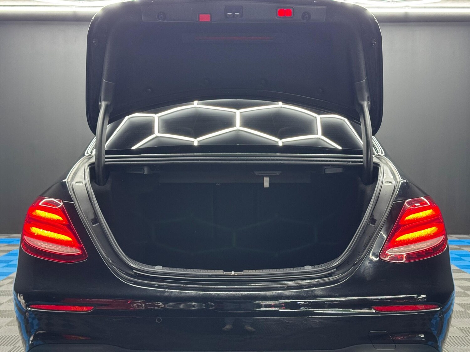 Used Mercedes-Benz E Class 2020 for sale - 77468405: Photo 41