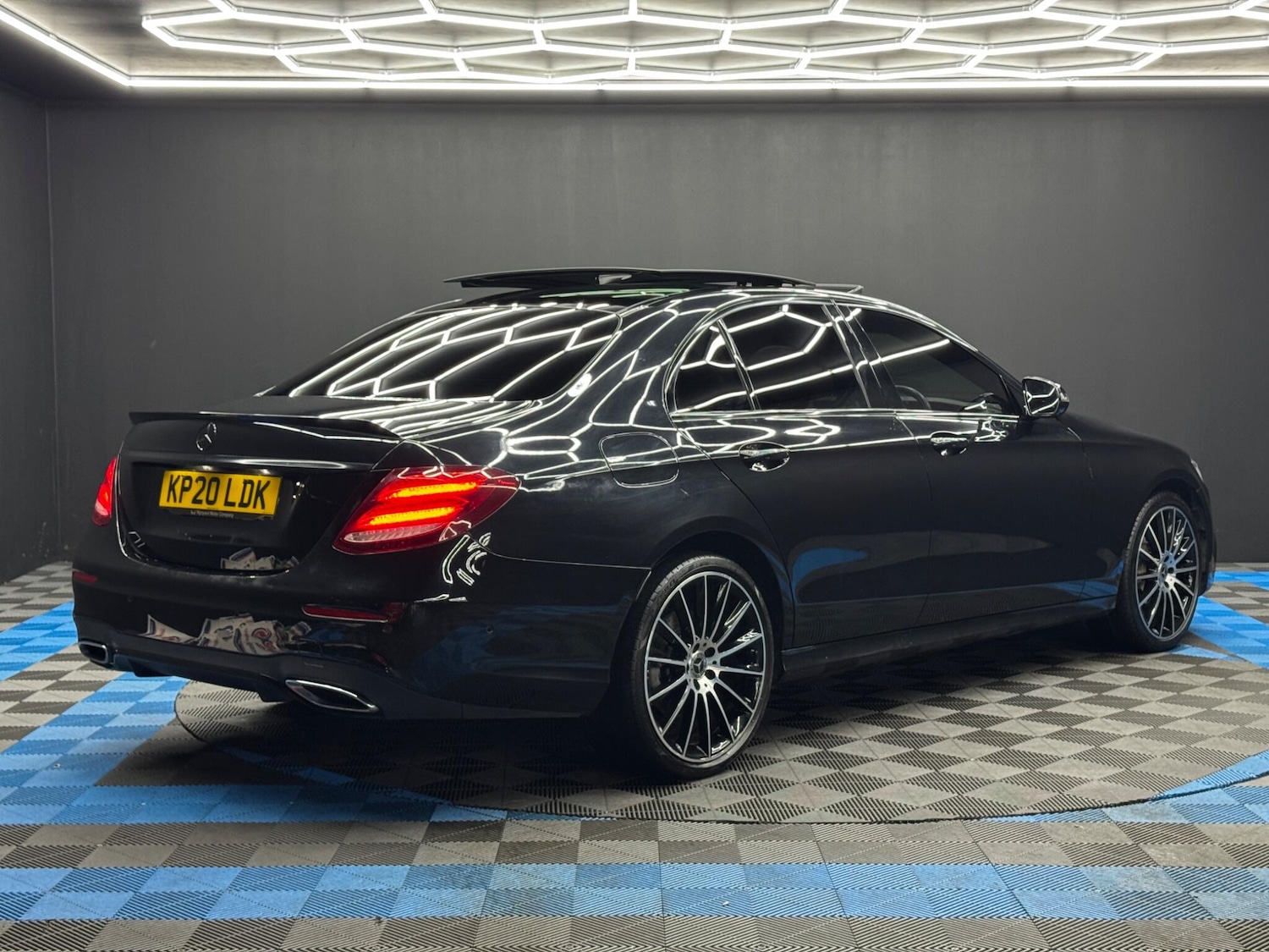 Used Mercedes-Benz E Class 2020 for sale - 77468405: Photo 5