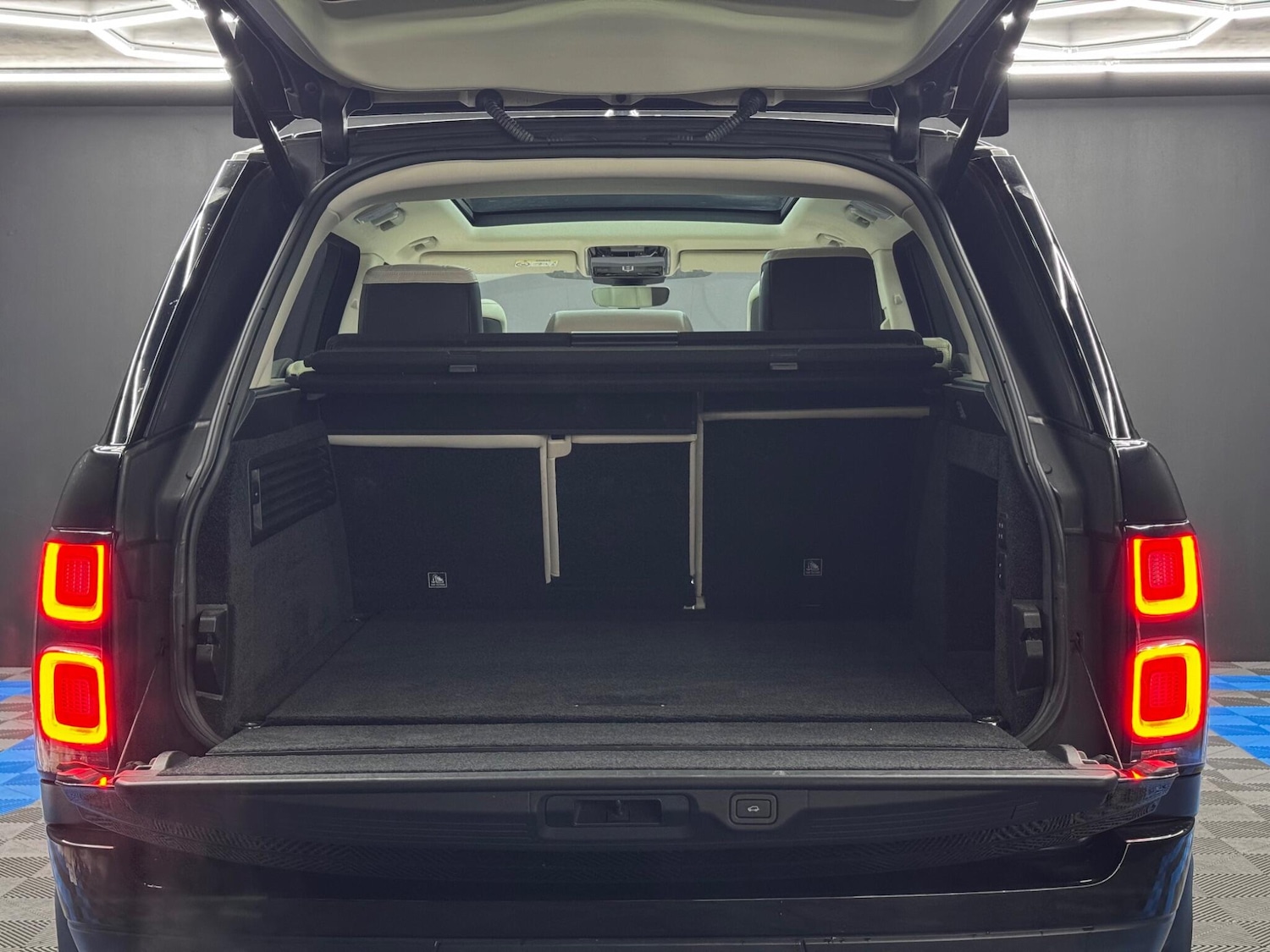 Used Land Rover Range Rover 2019 for sale - 76360700: Photo 45