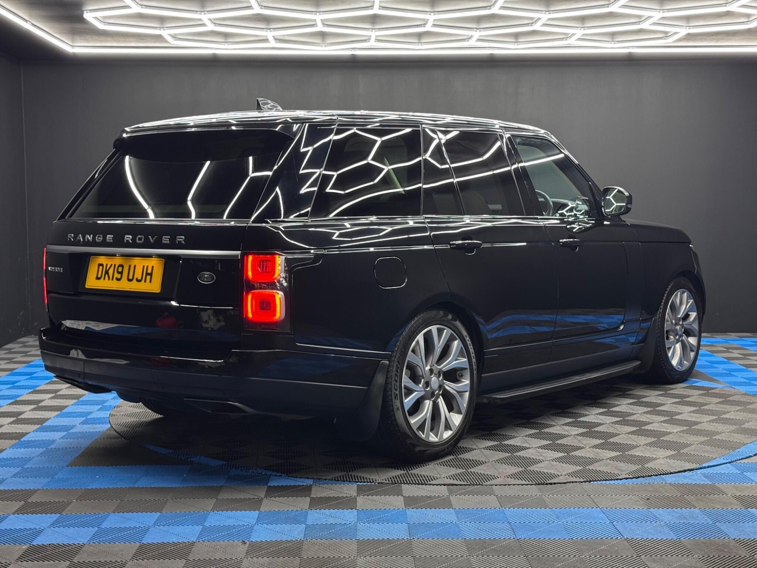 Used Land Rover Range Rover 2019 for sale - 76360700: Photo 5