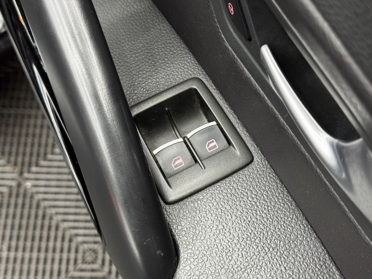 Used Volkswagen Scirocco for sale - 77484470: Photo 42