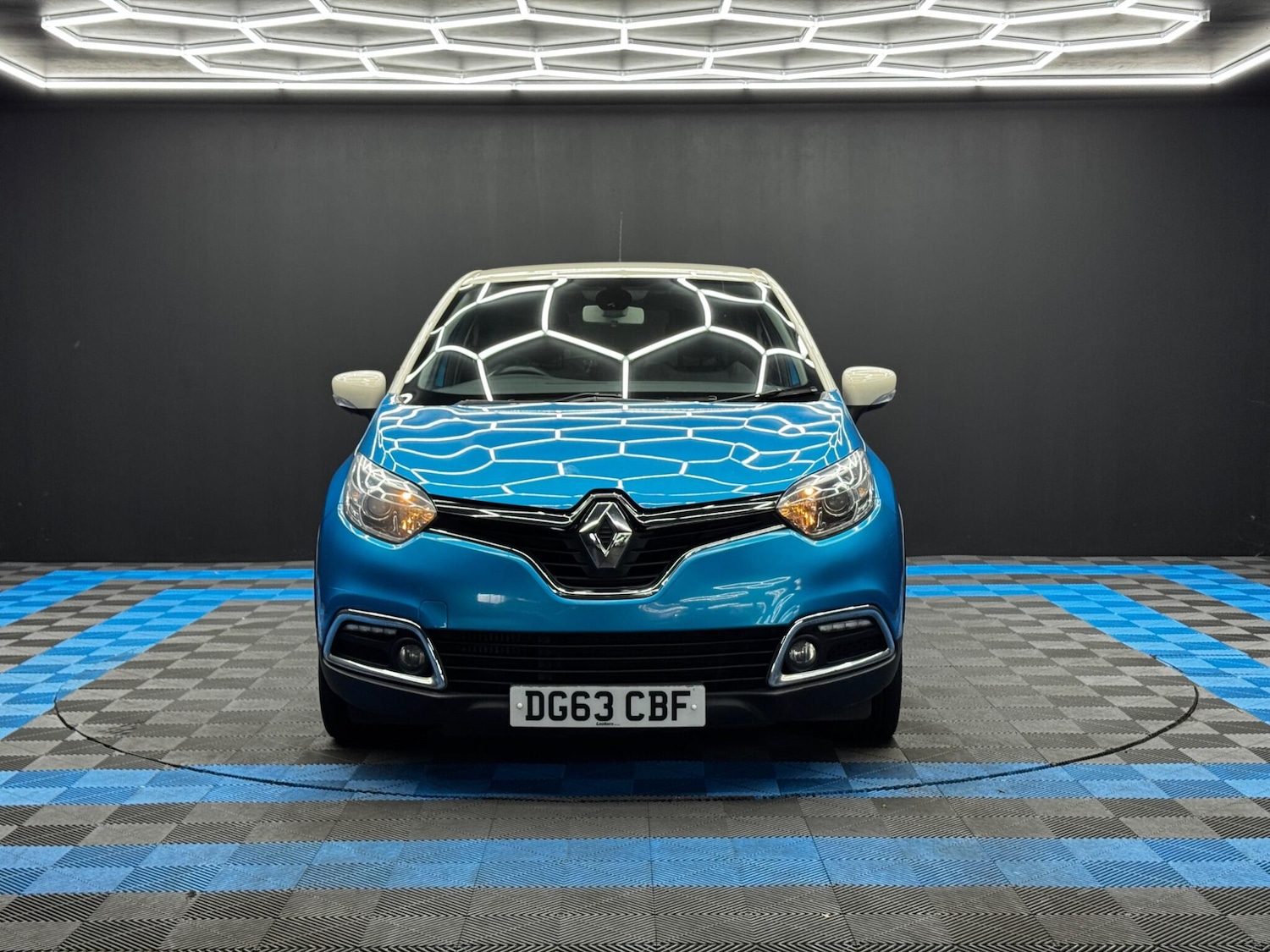 Used Renault Captur 2013 for sale - 76584824: Photo 2