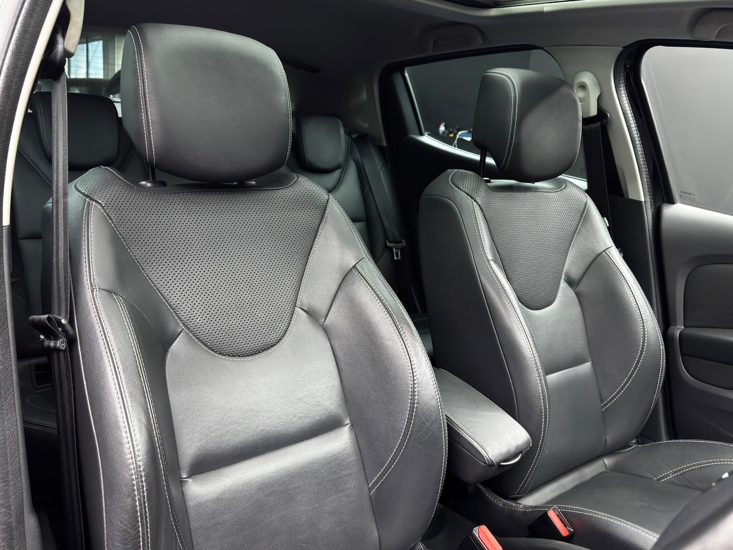 Used Renault Clio 2017 for sale - 76440724: Photo 12