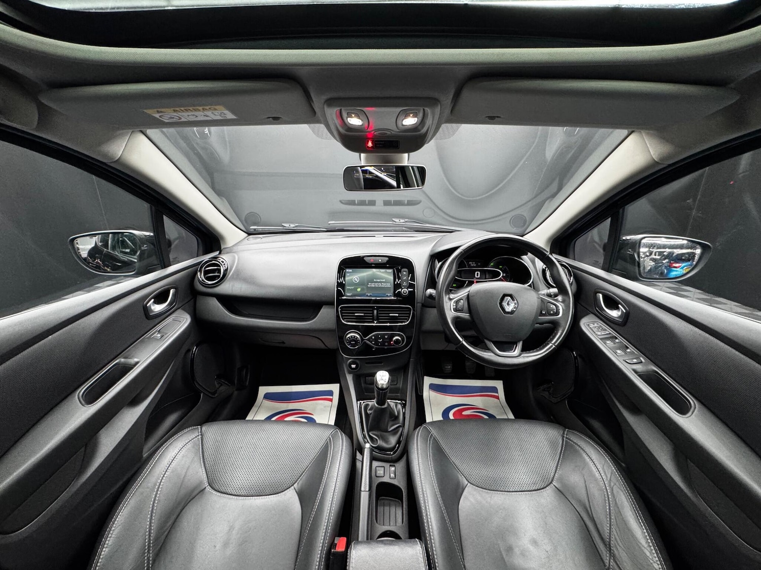 Used Renault Clio 2017 for sale - 76440724: Photo 17