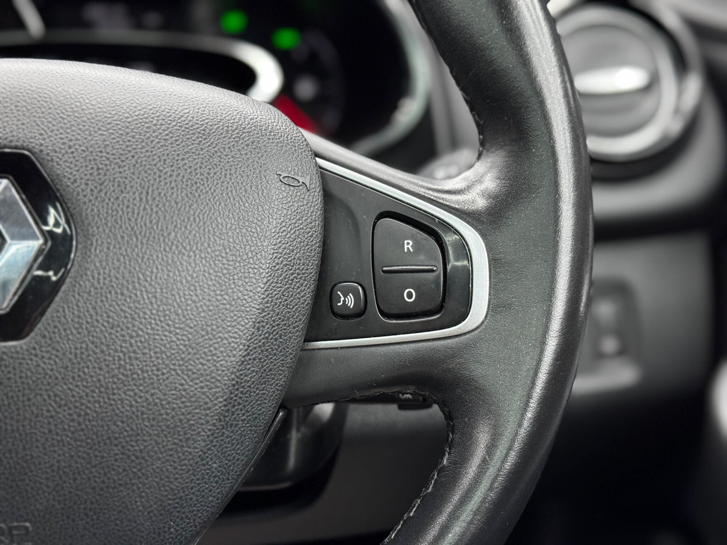 Used Renault Clio 2017 for sale - 76440724: Photo 20