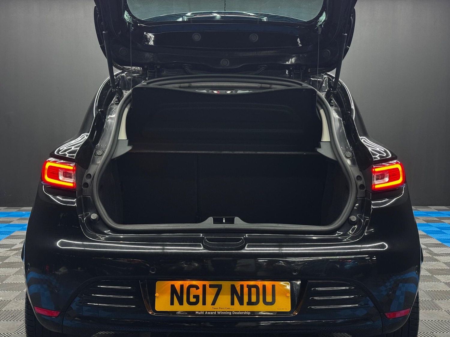 Used Renault Clio 2017 for sale - 76440724: Photo 36