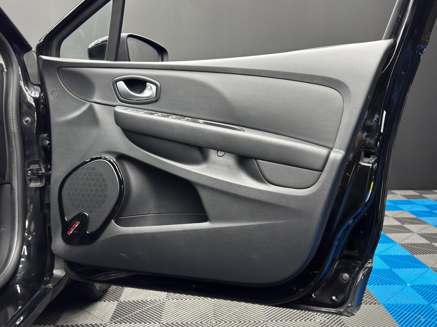 Used Renault Clio 2017 for sale - 76440724: Photo 37