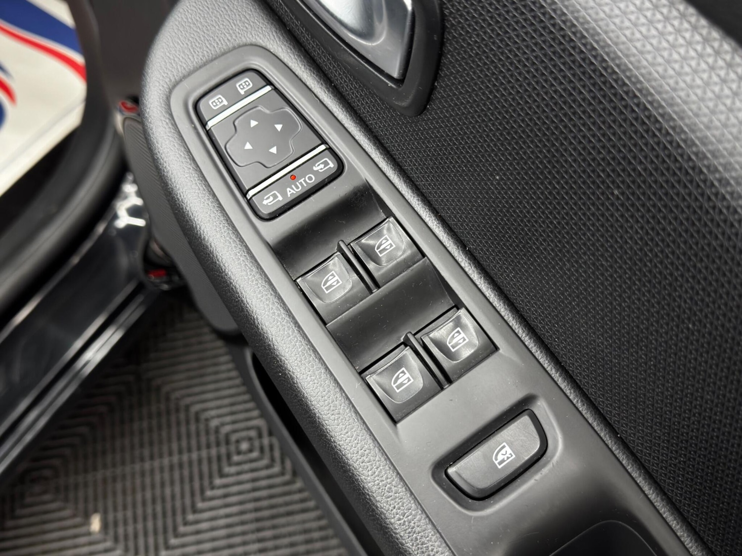 Used Renault Clio 2017 for sale - 76440724: Photo 38