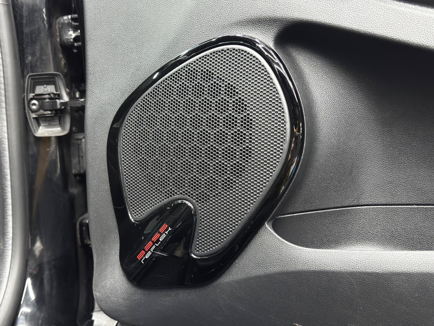 Used Renault Clio 2017 for sale - 76440724: Photo 39