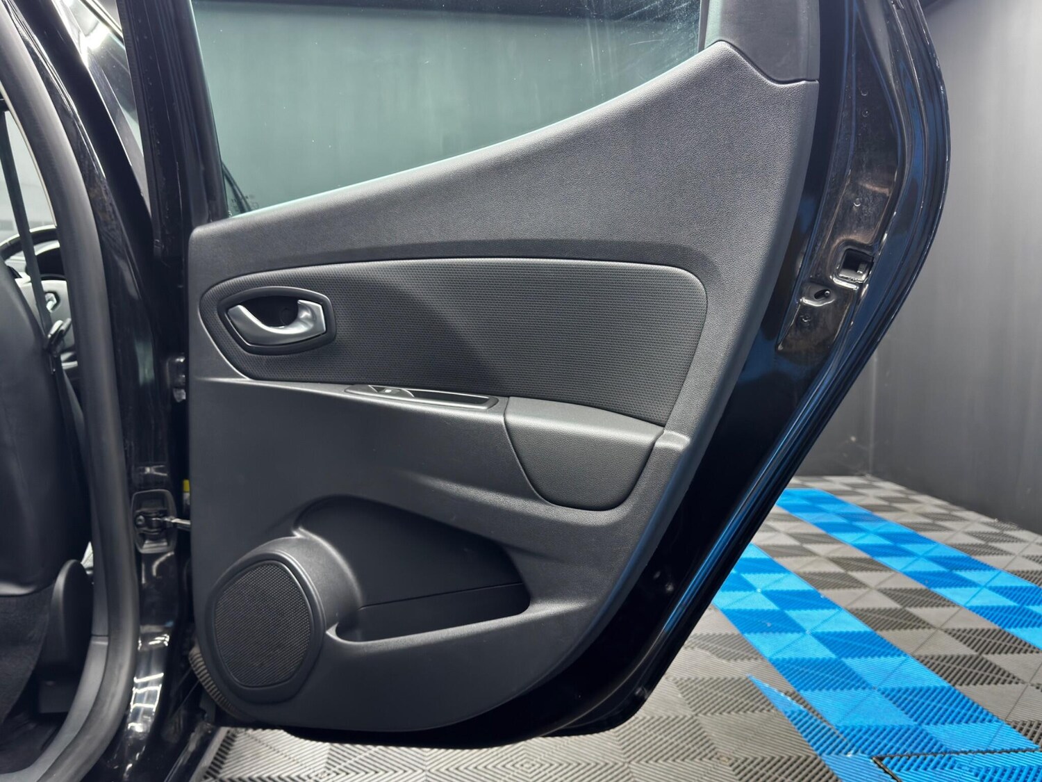 Used Renault Clio 2017 for sale - 76440724: Photo 41