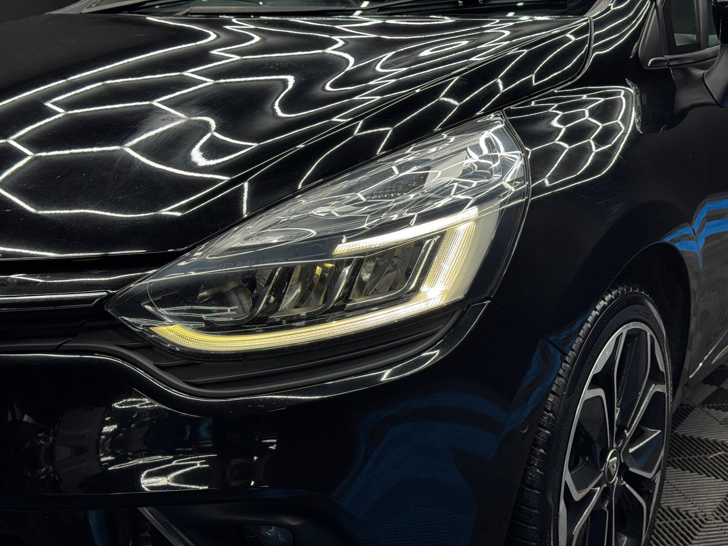 Used Renault Clio 2017 for sale - 76440724: Photo 45