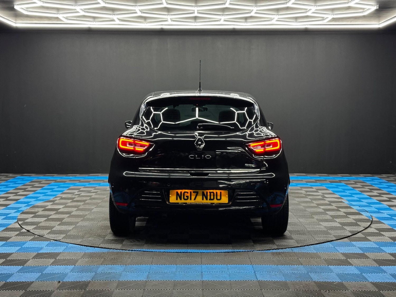 Used Renault Clio 2017 for sale - 76440724: Photo 6