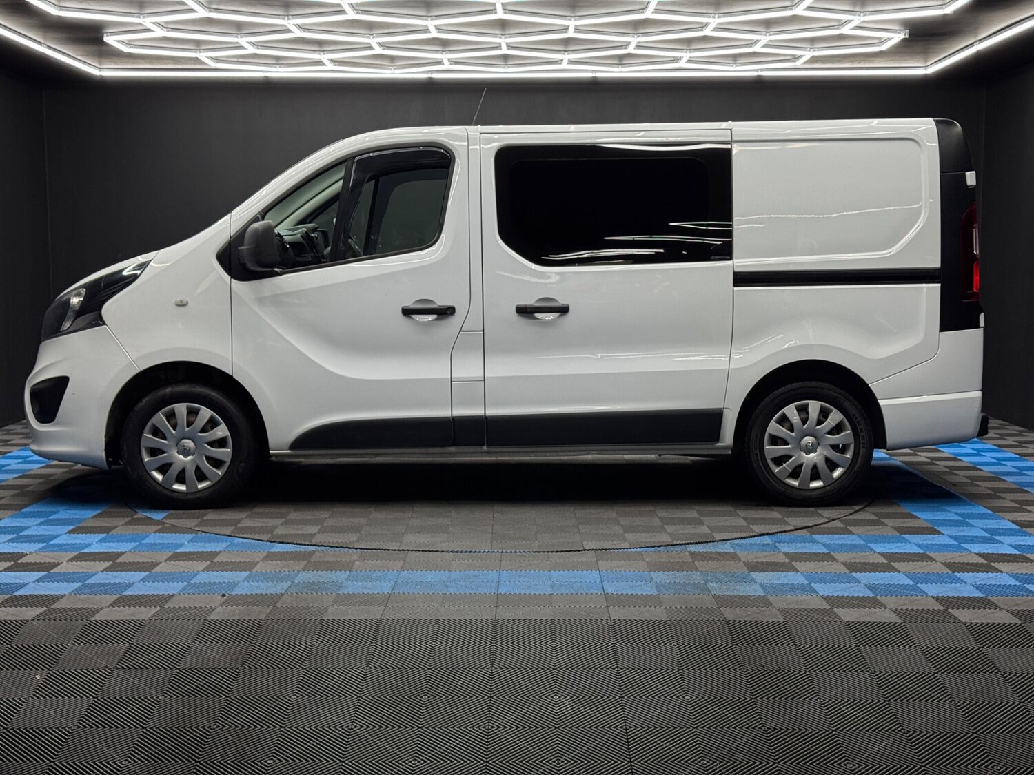 Used Vauxhall Vivaro 2019 for sale - 77496586: Photo 8