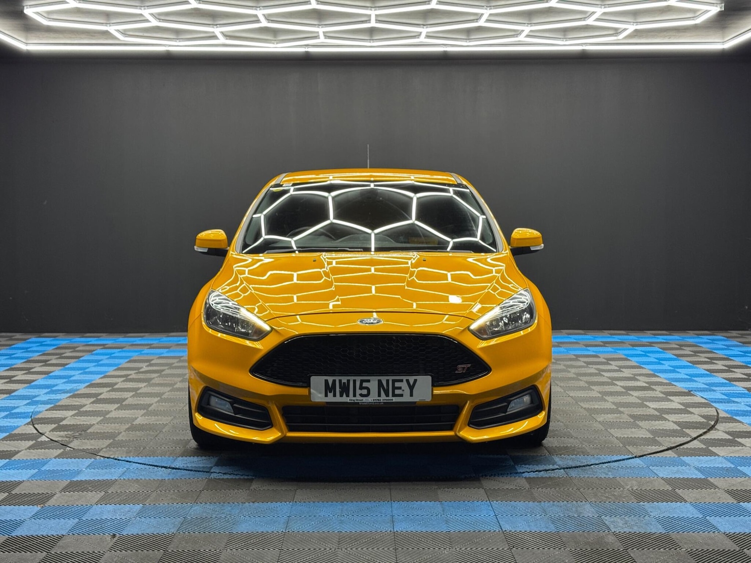 Used Ford Focus 2015 for sale - 77143348: Photo 2