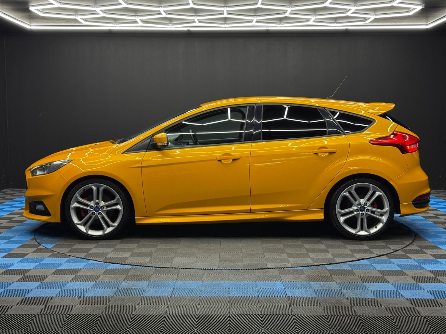 Used Ford Focus 2015 for sale - 77143348: Photo 8