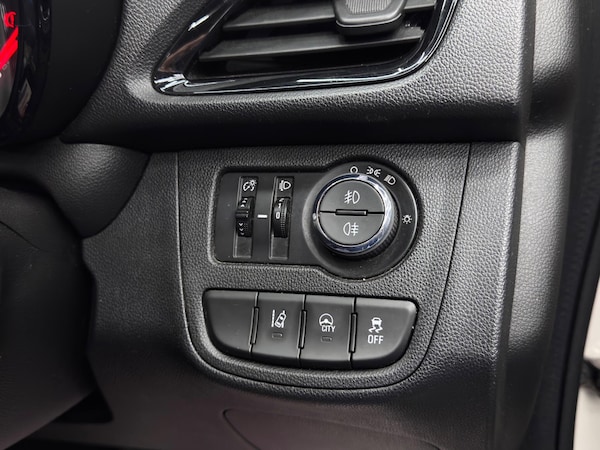 Used Vauxhall Viva 2016 for sale - 76282655: Photo 24
