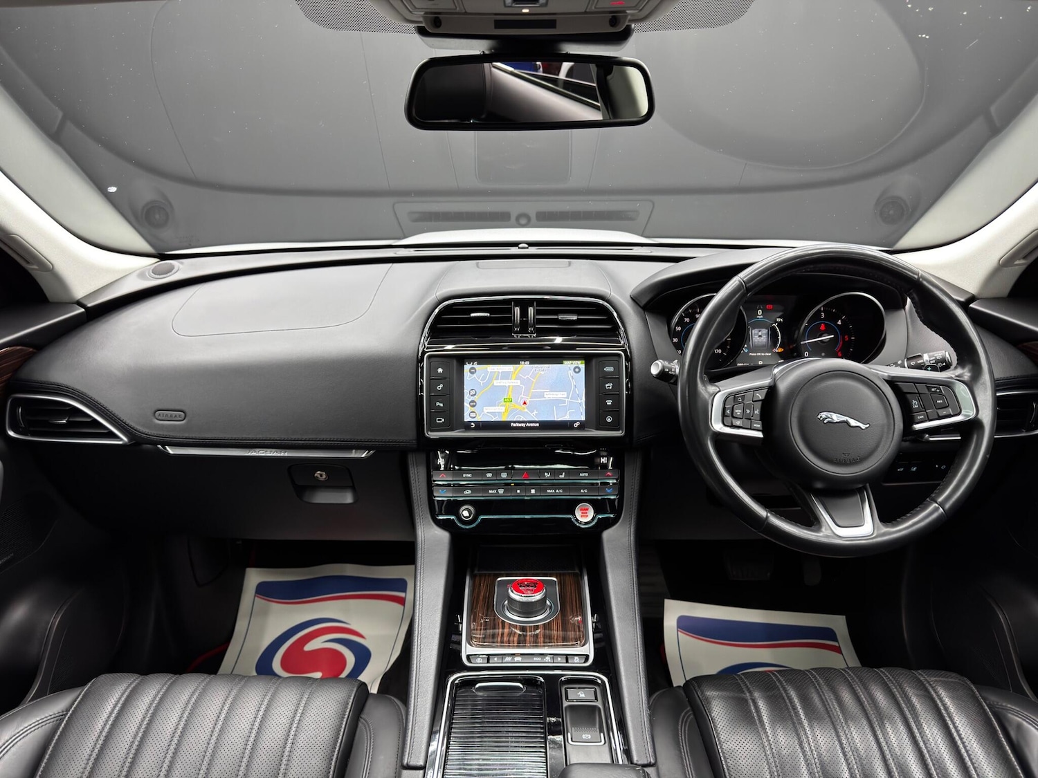 Used Jaguar F-Pace 2018 for sale - 76499776: Photo 10