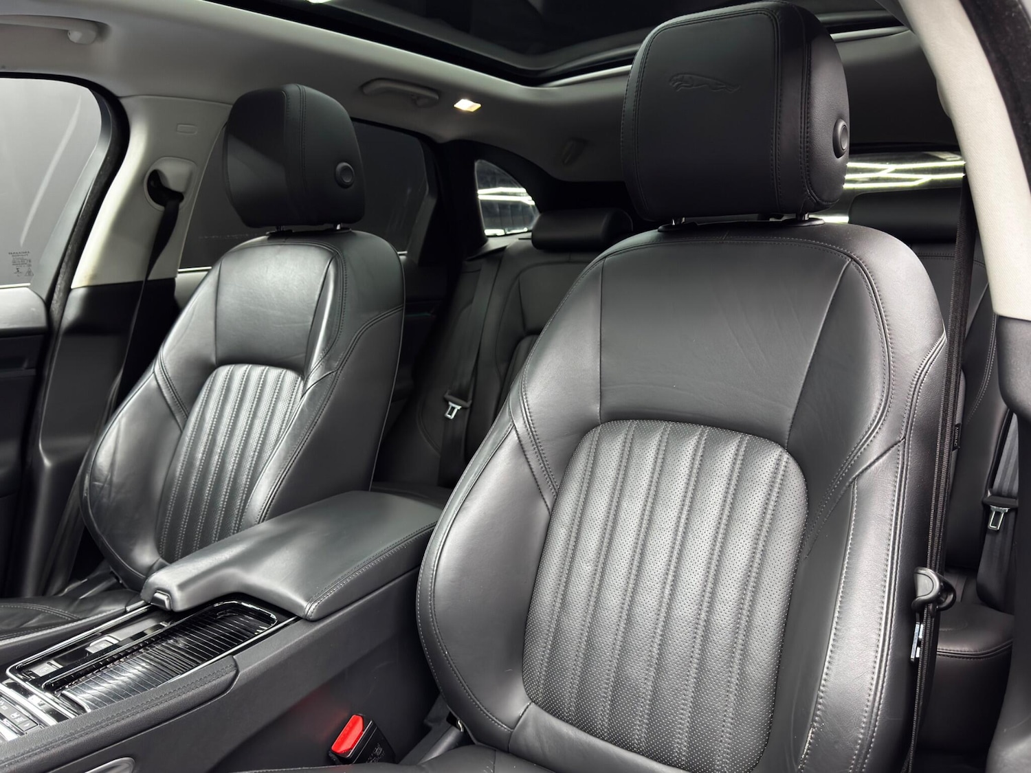 Used Jaguar F-Pace 2018 for sale - 76499776: Photo 14