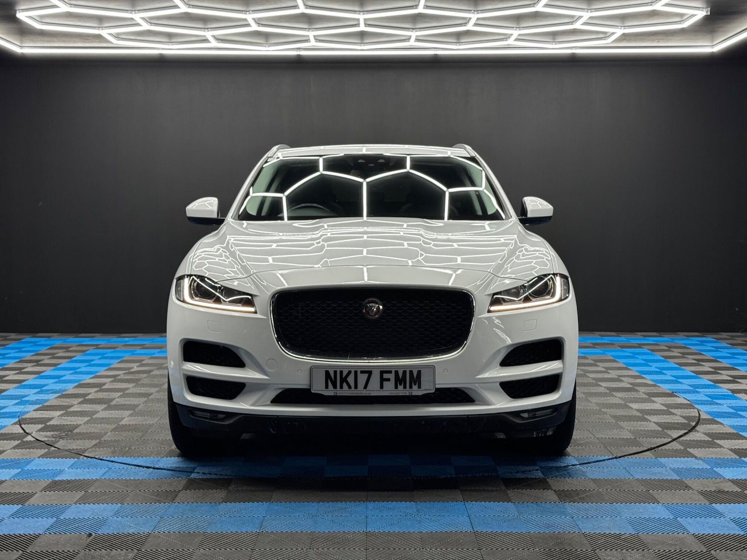 Used Jaguar F-Pace 2018 for sale - 76499776: Photo 2