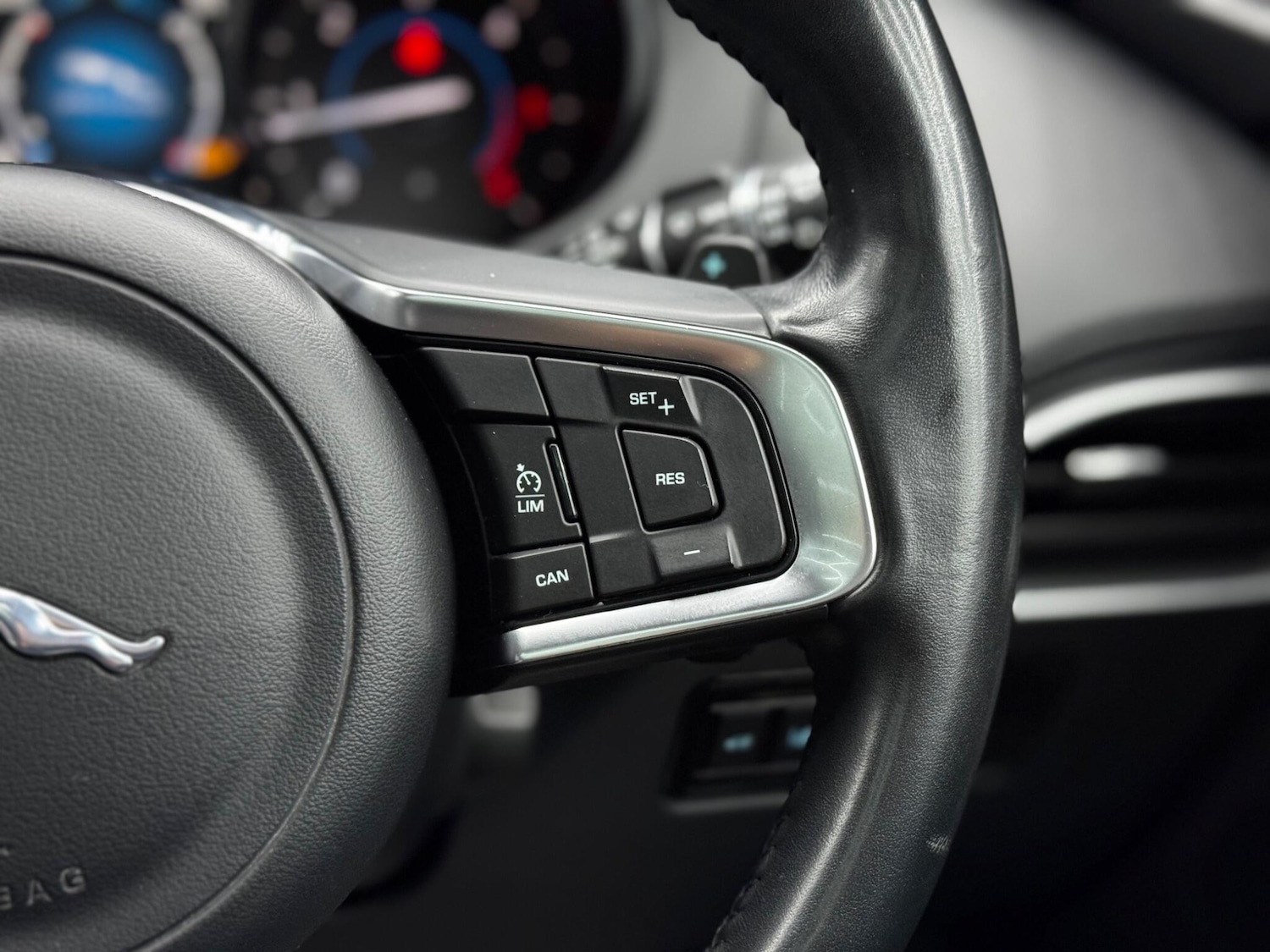 Used Jaguar F-Pace 2018 for sale - 76499776: Photo 21