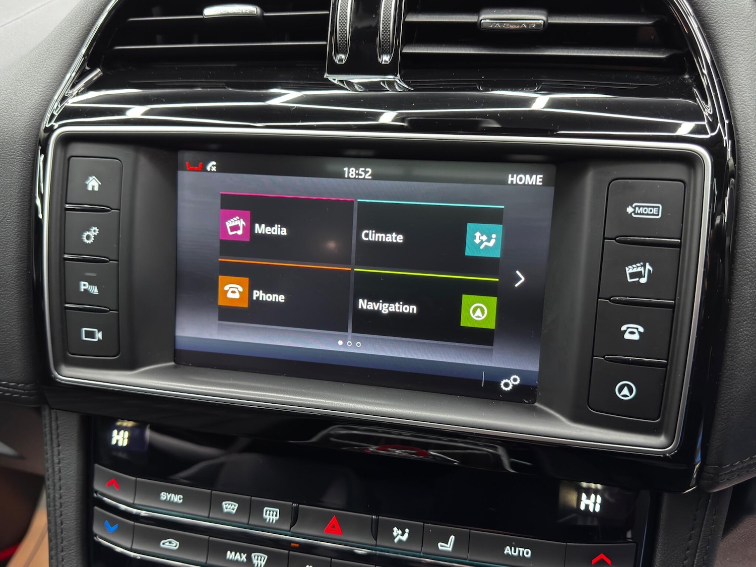 Used Jaguar F-Pace 2018 for sale - 76499776: Photo 29