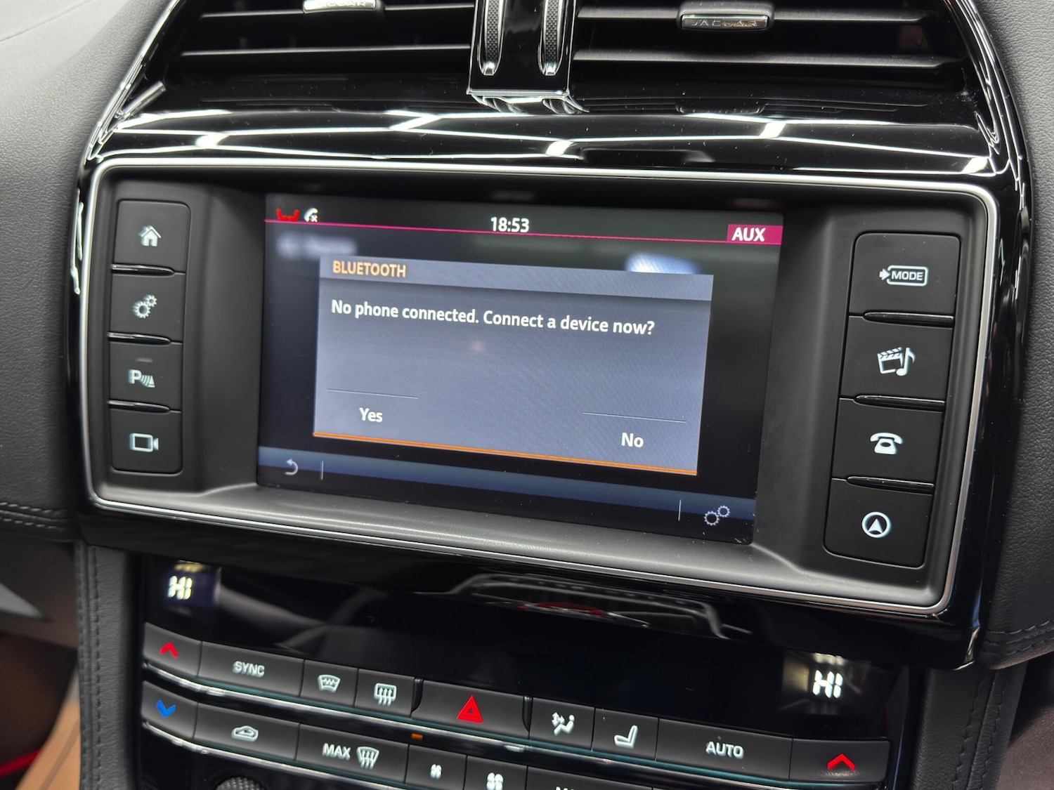 Used Jaguar F-Pace 2018 for sale - 76499776: Photo 32