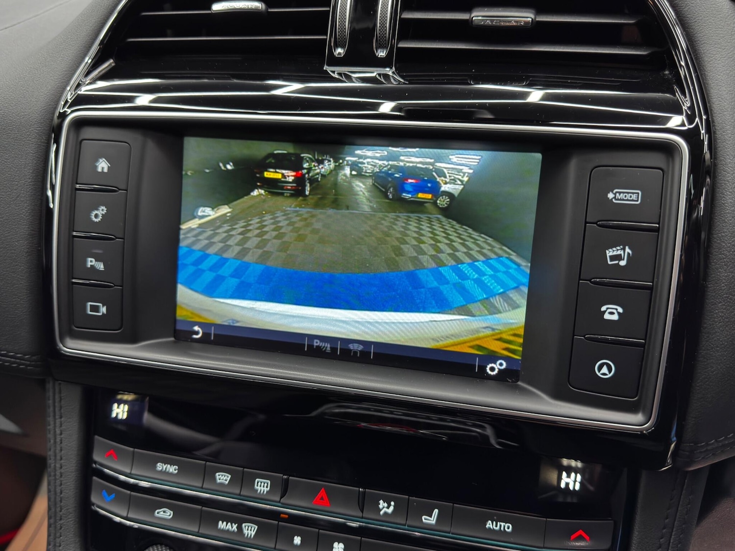 Used Jaguar F-Pace 2018 for sale - 76499776: Photo 36