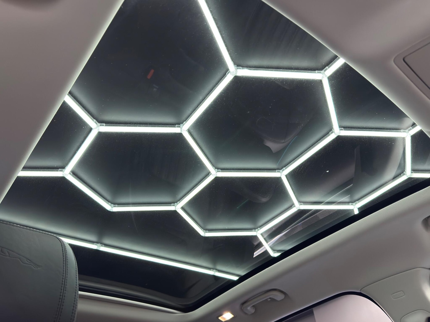 Used Jaguar F-Pace 2018 for sale - 76499776: Photo 37