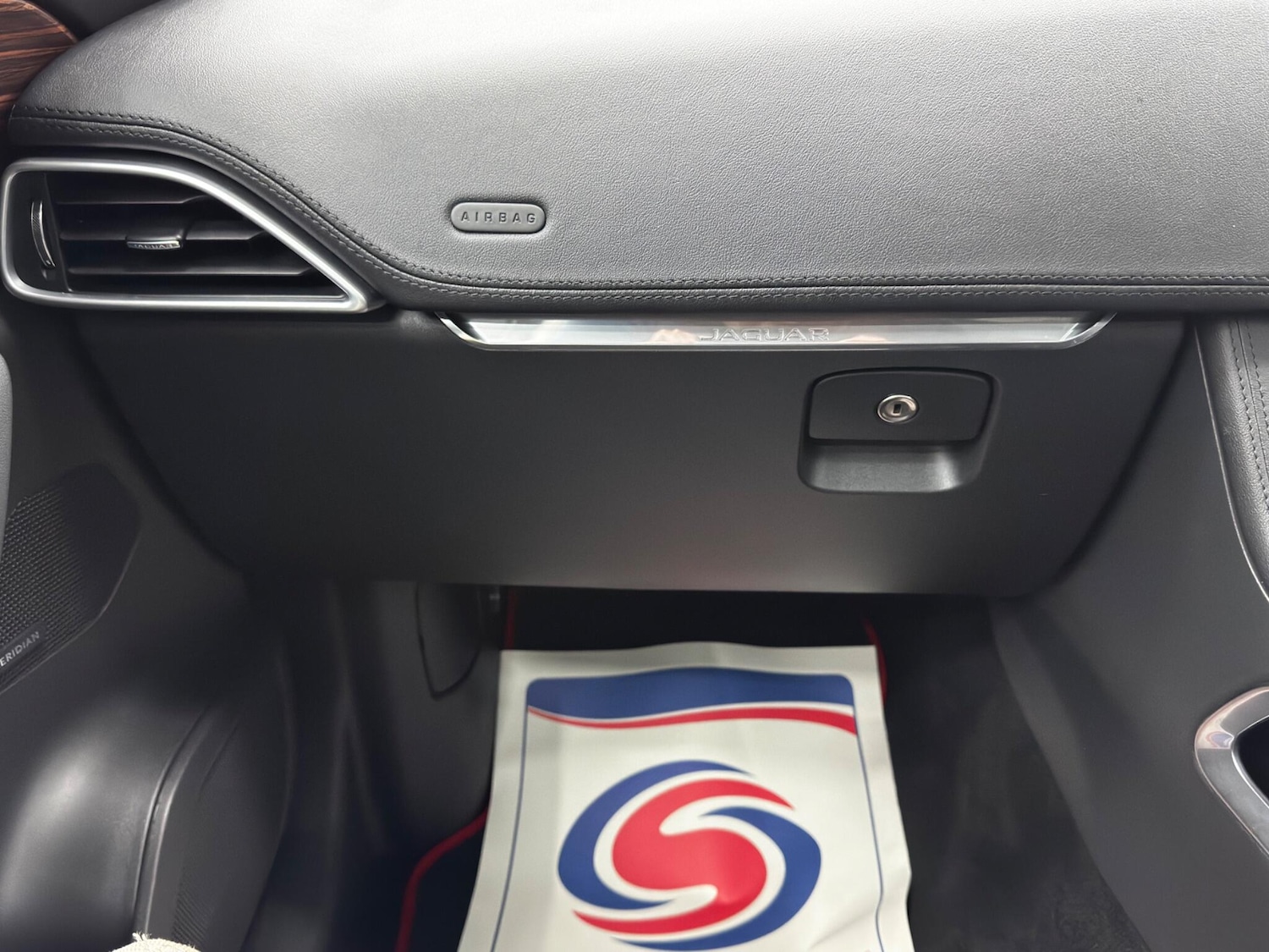 Used Jaguar F-Pace 2018 for sale - 76499776: Photo 38