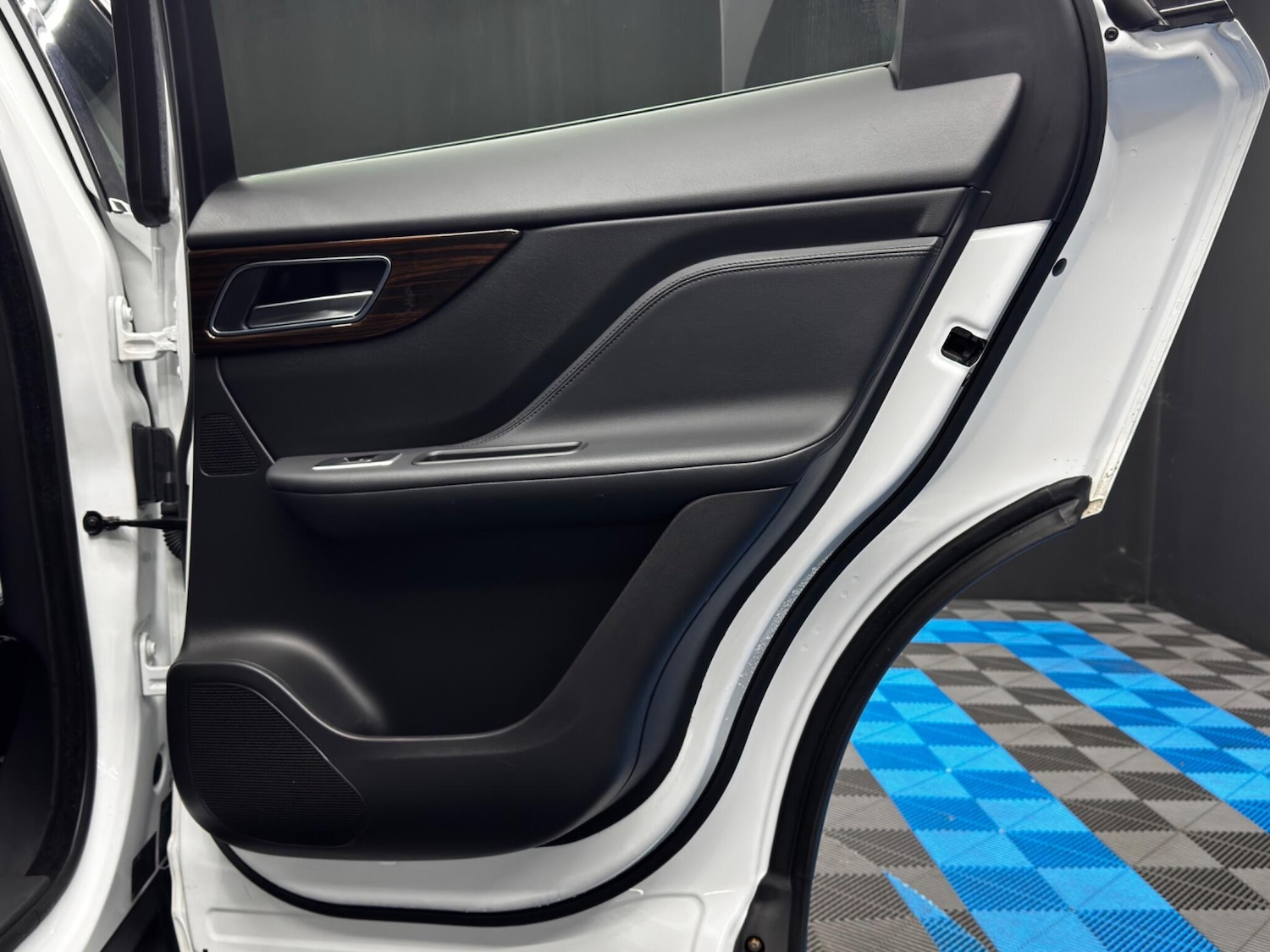 Used Jaguar F-Pace 2018 for sale - 76499776: Photo 48