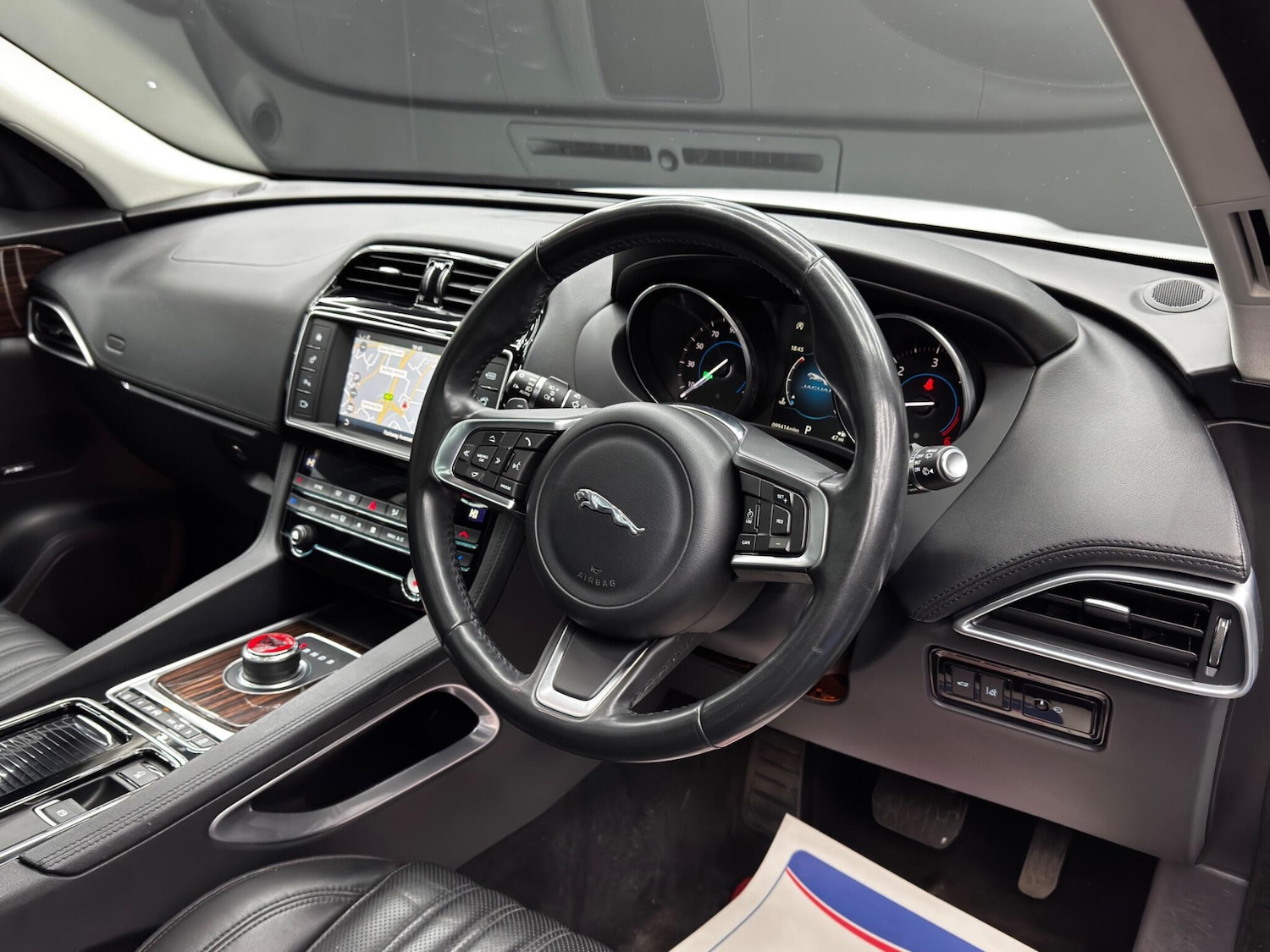 Used Jaguar F-Pace 2018 for sale - 76499776: Photo 9