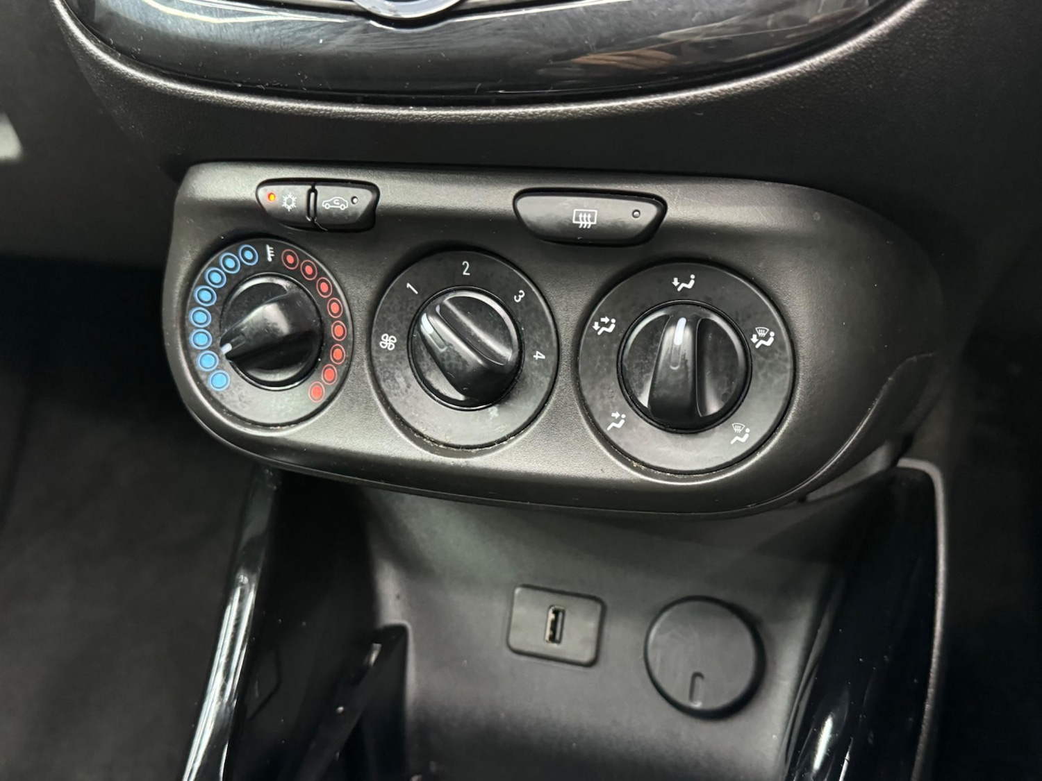 Used Vauxhall ADAM 2018 for sale - 76607175: Photo 26