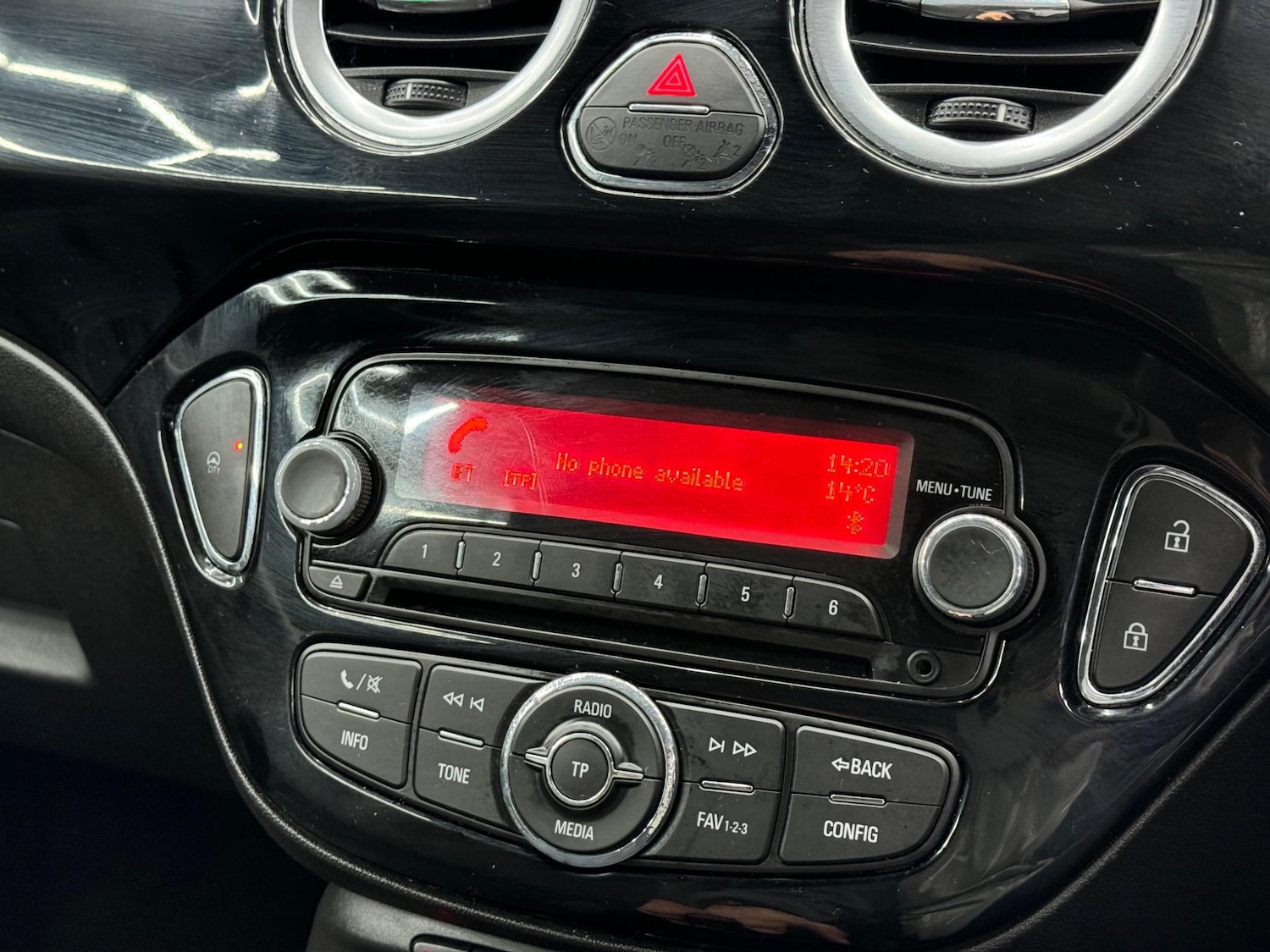 Used Vauxhall ADAM 2018 for sale - 76607175: Photo 28