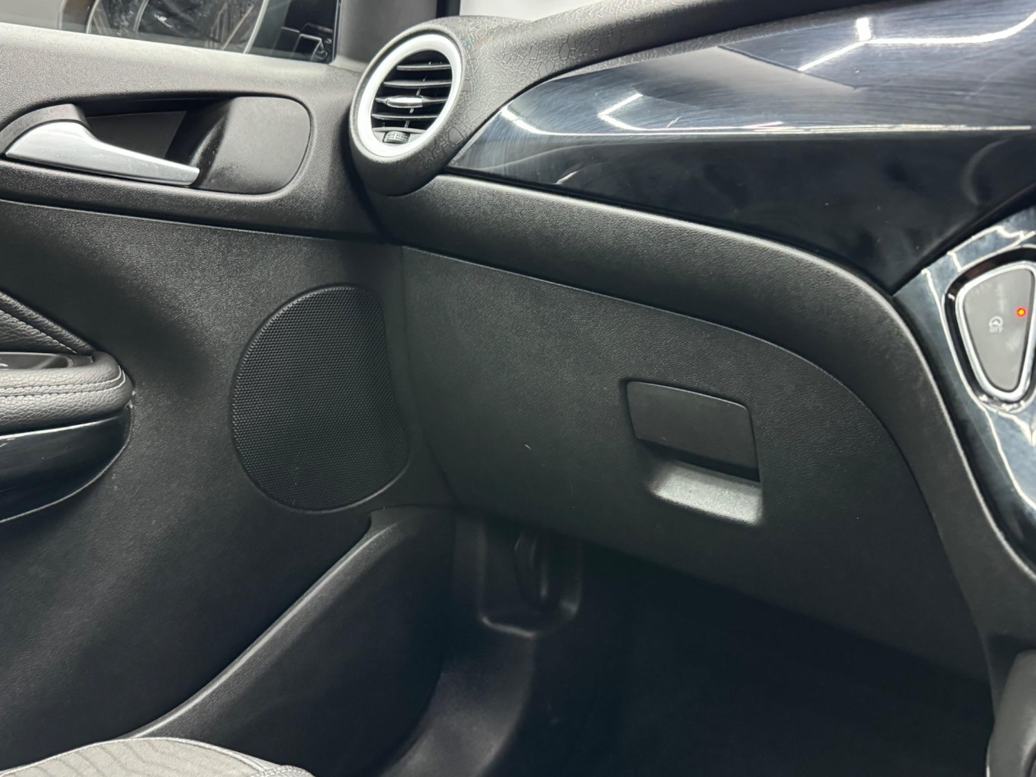 Used Vauxhall ADAM 2018 for sale - 76607175: Photo 30