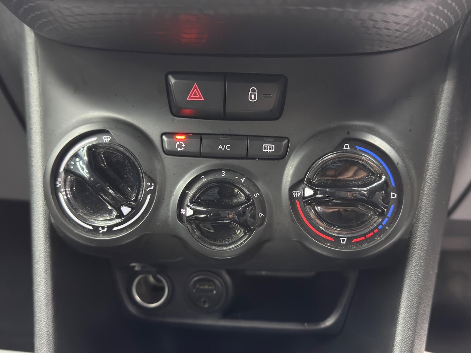 Used Peugeot 208 2016 for sale - 76688946: Photo 26