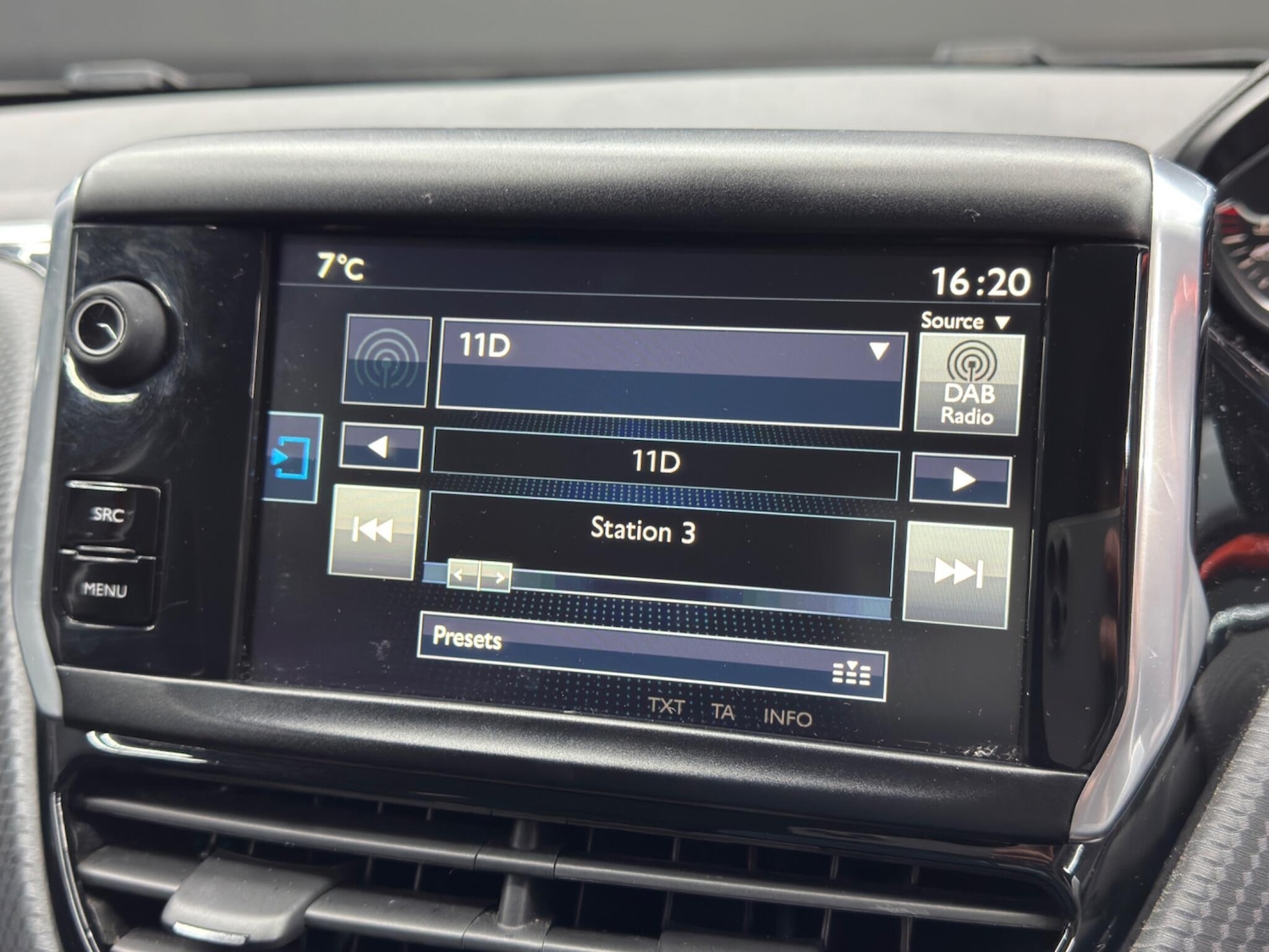 Used Peugeot 208 2016 for sale - 76688946: Photo 28