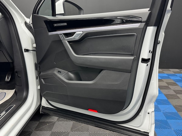 Used Volkswagen Touareg 2019 for sale - 75782073: Photo 39