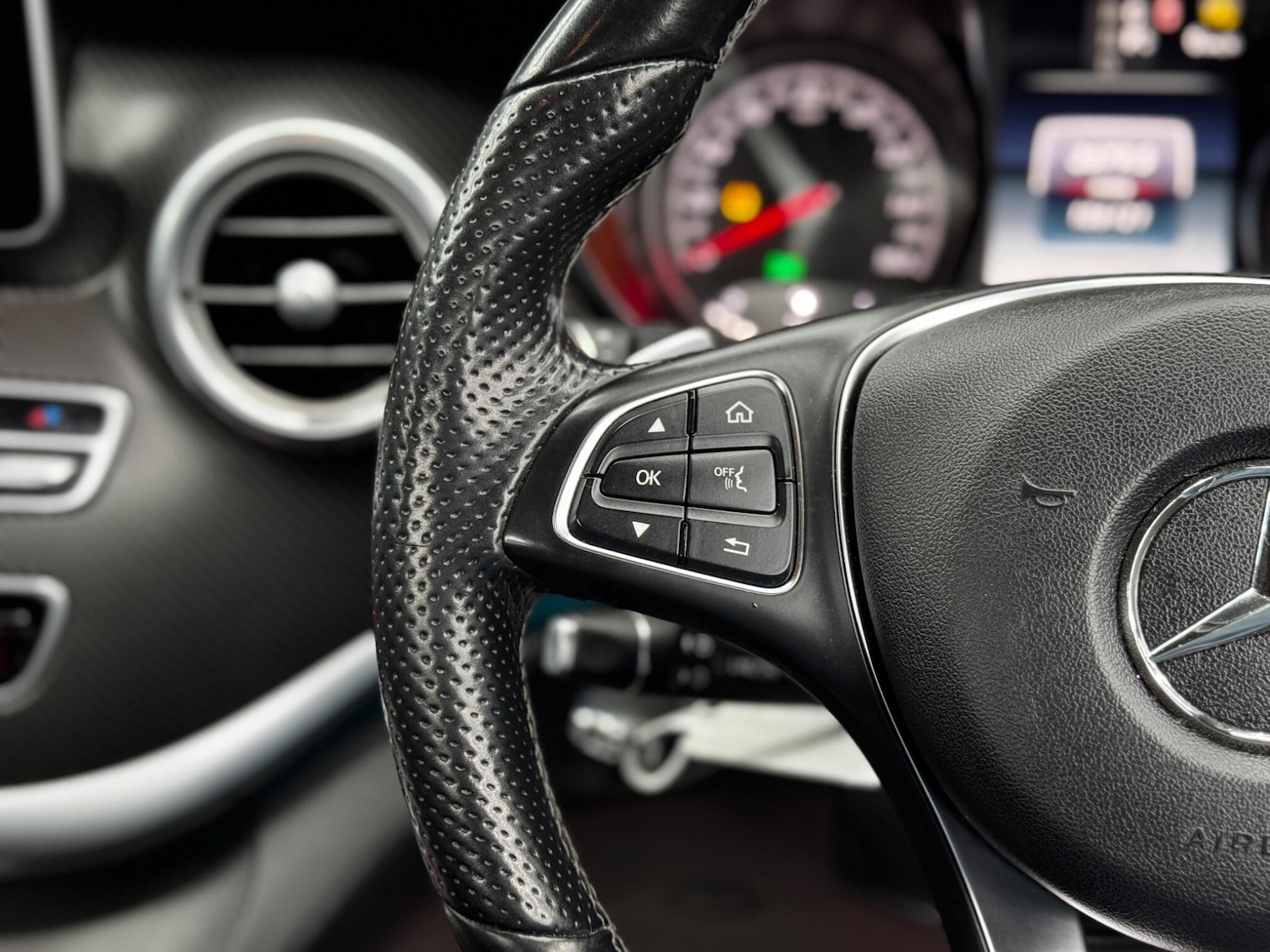 Used Mercedes-Benz V-Class 2018 for sale - 76824564: Photo 22