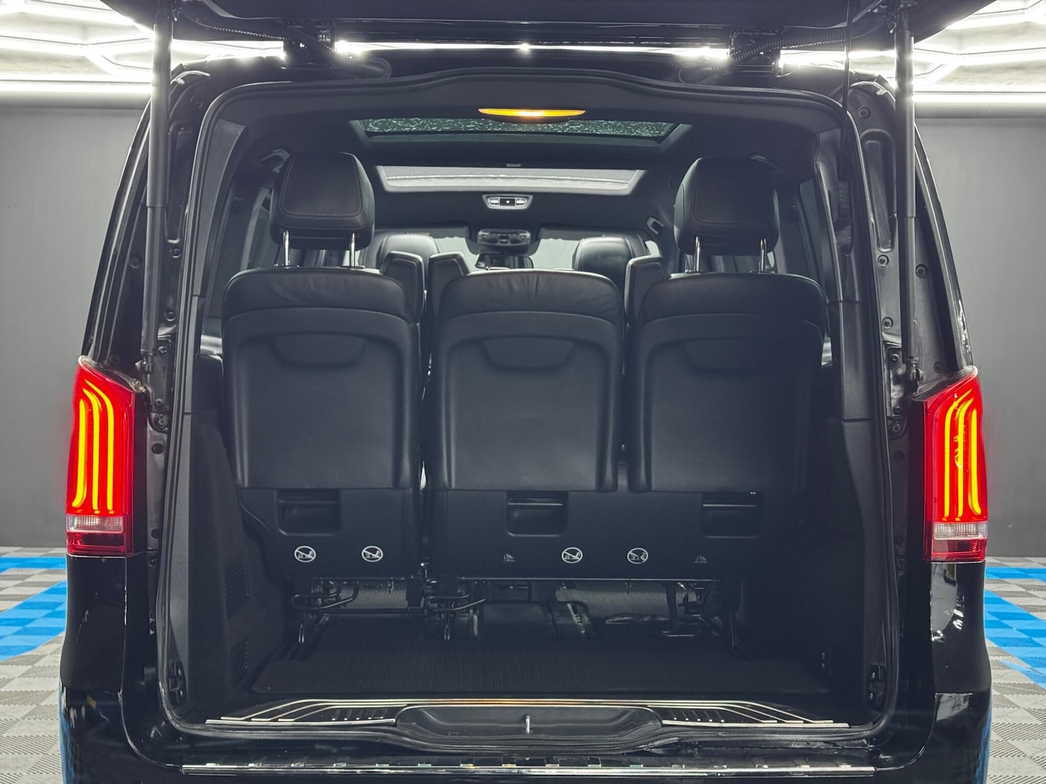 Used Mercedes-Benz V-Class 2018 for sale - 76824564: Photo 39