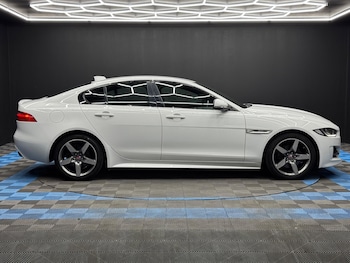 Used Jaguar XE 2017 for sale - 78759534: Photo