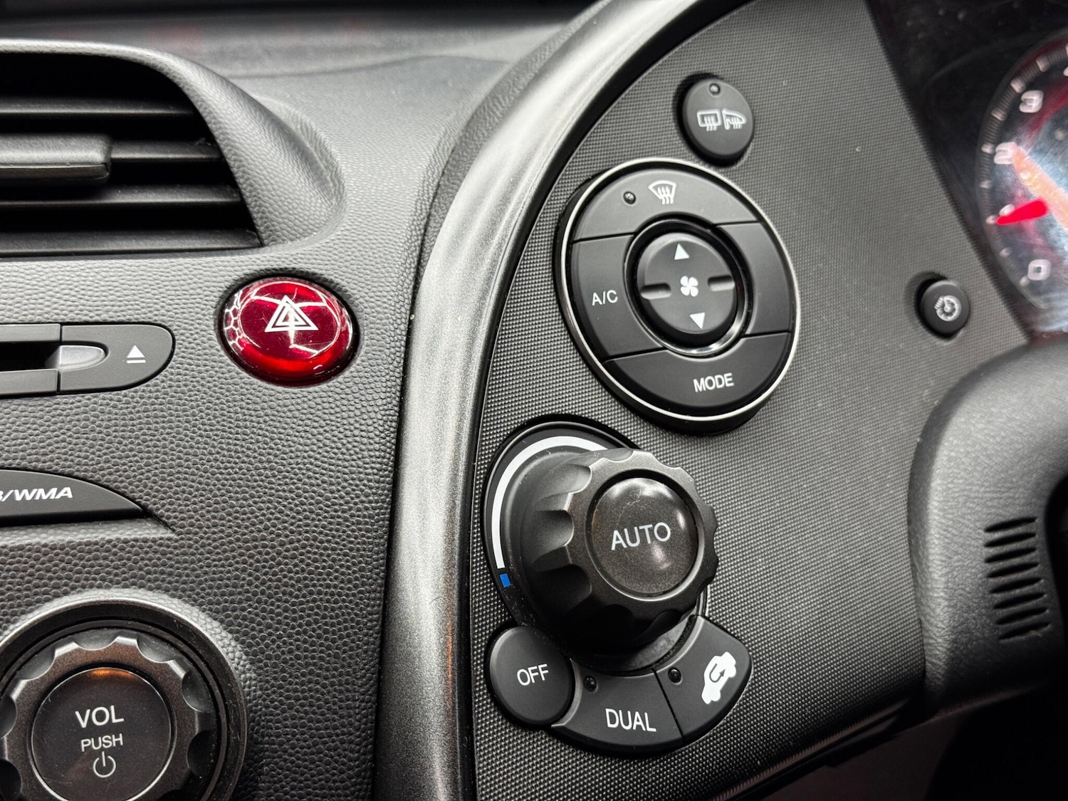 Used Honda Civic 2010 for sale - 77305711: Photo 30