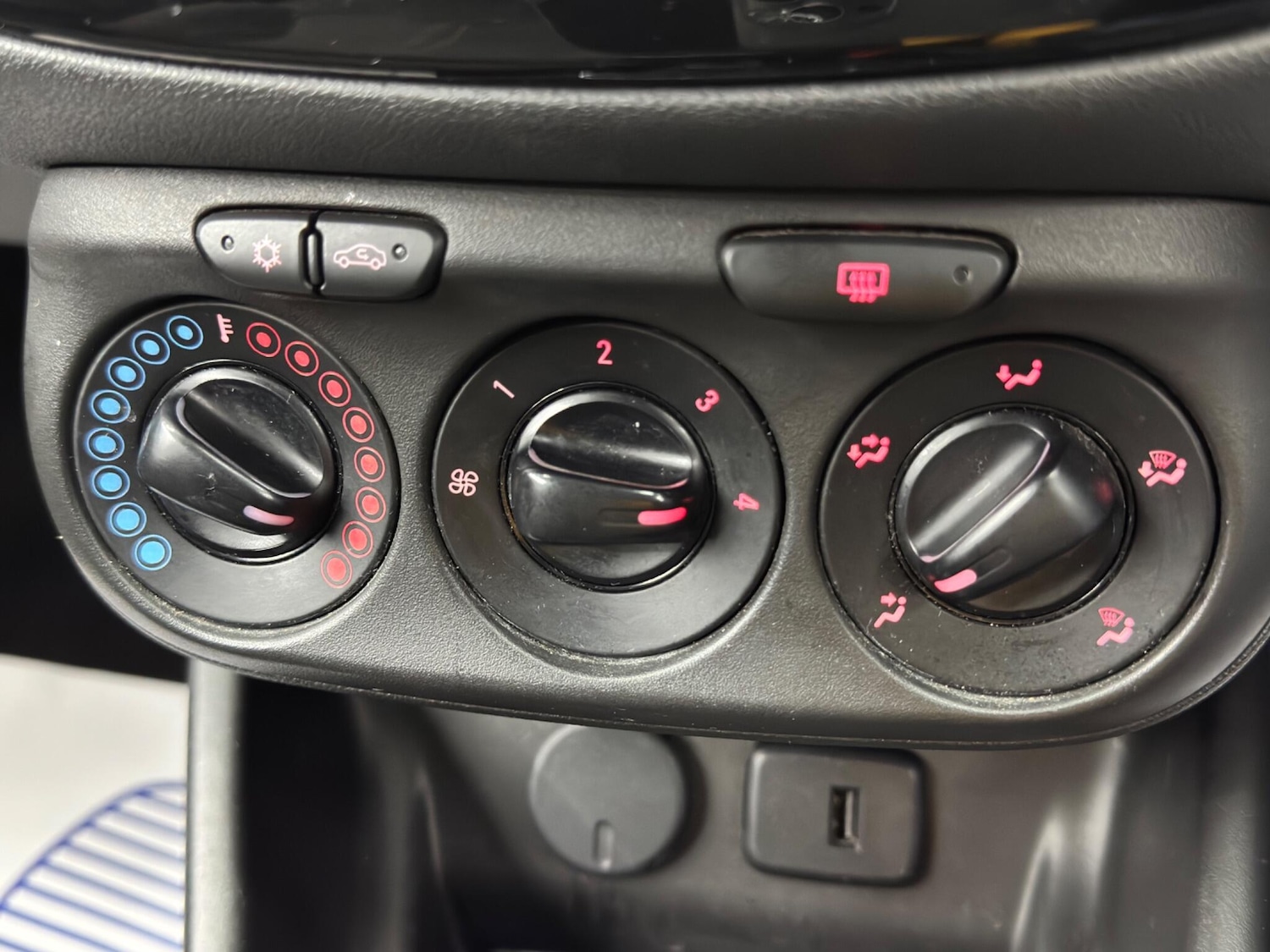 Used Vauxhall Corsa 2017 for sale - 76657814: Photo 25