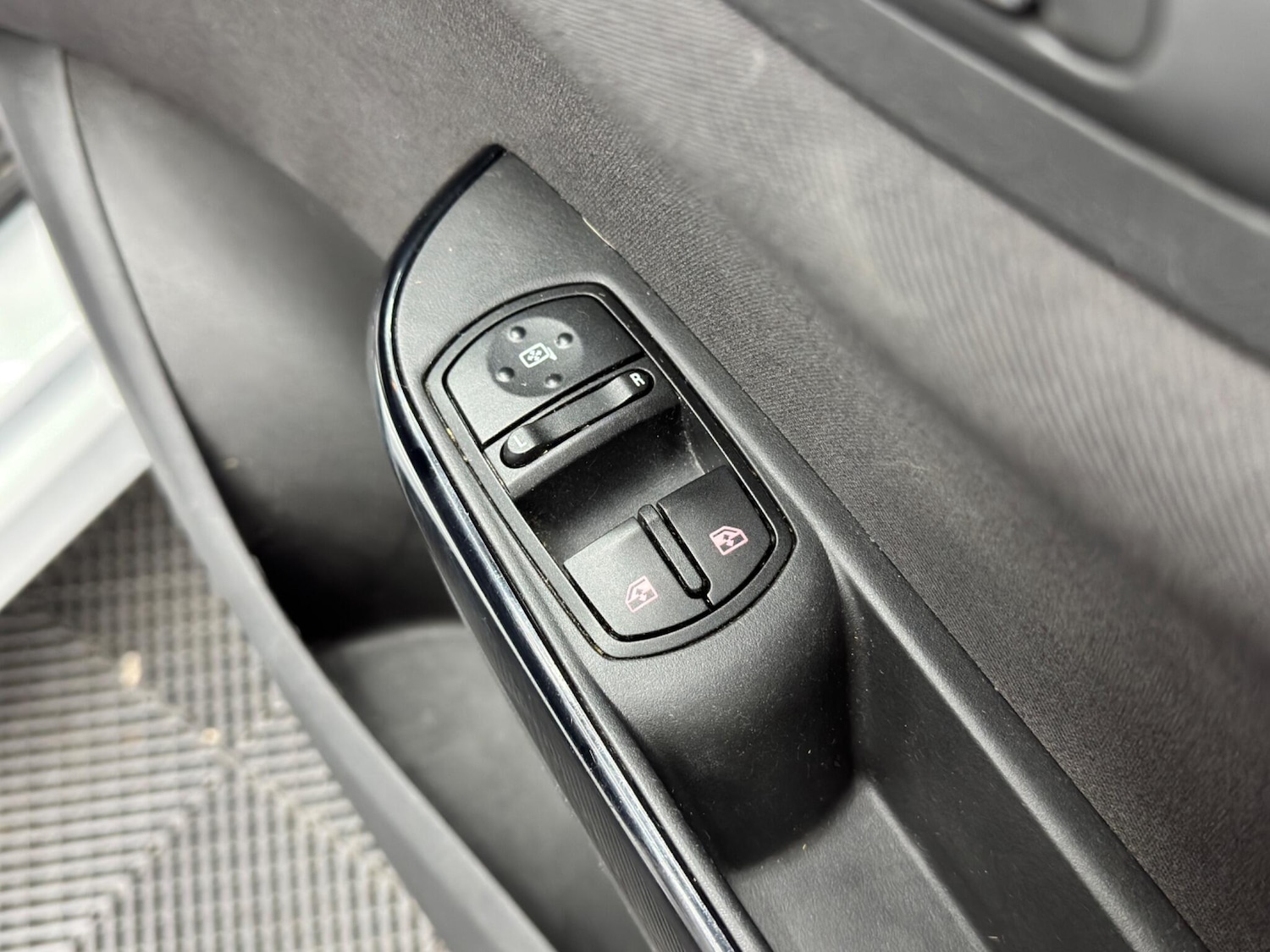 Used Vauxhall Corsa 2017 for sale - 76657814: Photo 33