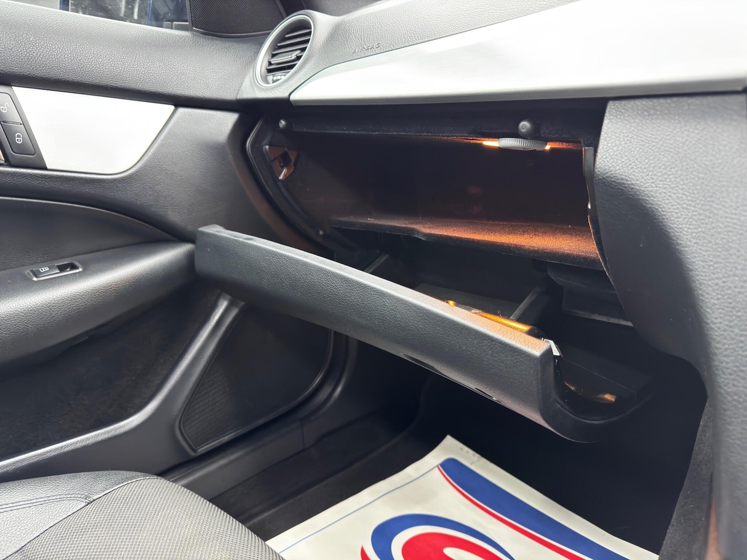 Used Mercedes-Benz C Class 2011 for sale - 76913237: Photo 32