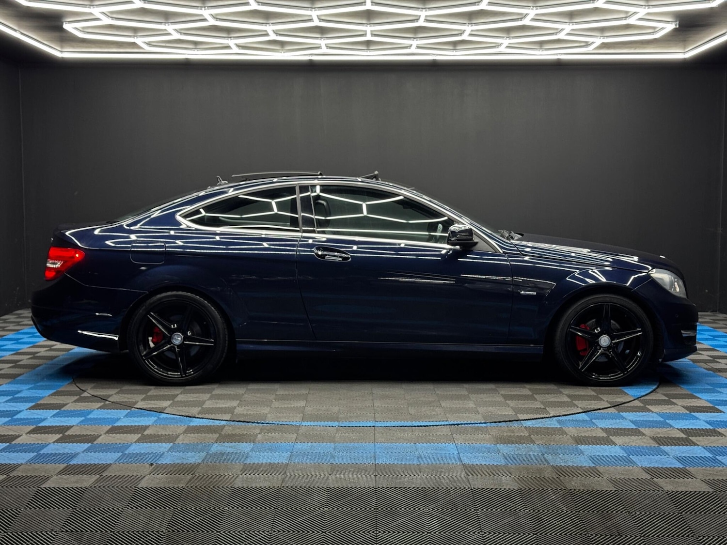 Used Mercedes-Benz C Class 2011 for sale - 76913237: Photo 4